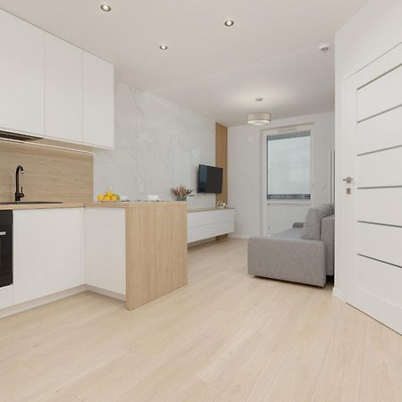 Modern Apartment With Balcony Near Aleje Jerozolimskie By Noclegi Renters Varsó Kültér fotó