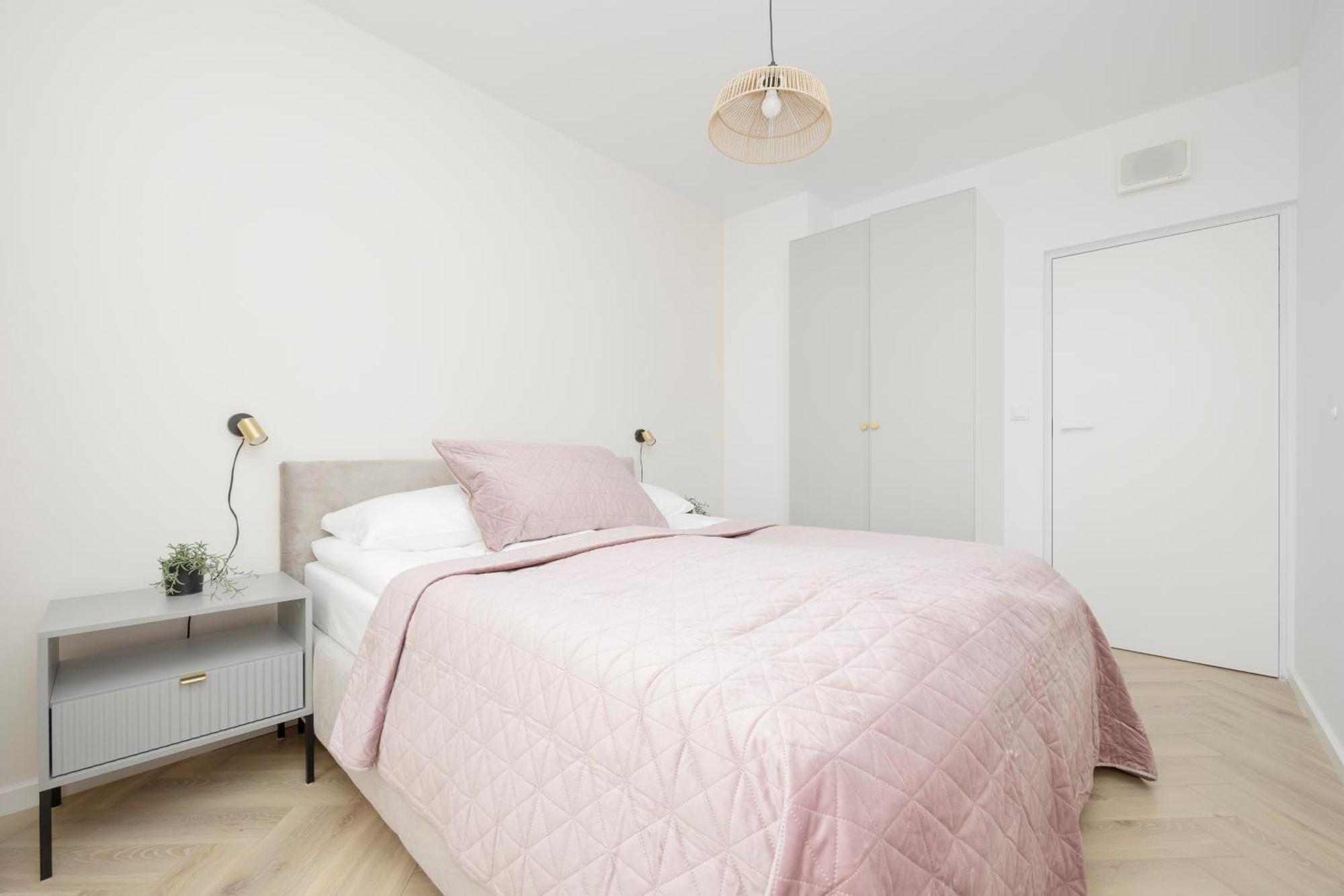 Modern Apartment With Balcony Near Aleje Jerozolimskie By Noclegi Renters Varsó Kültér fotó