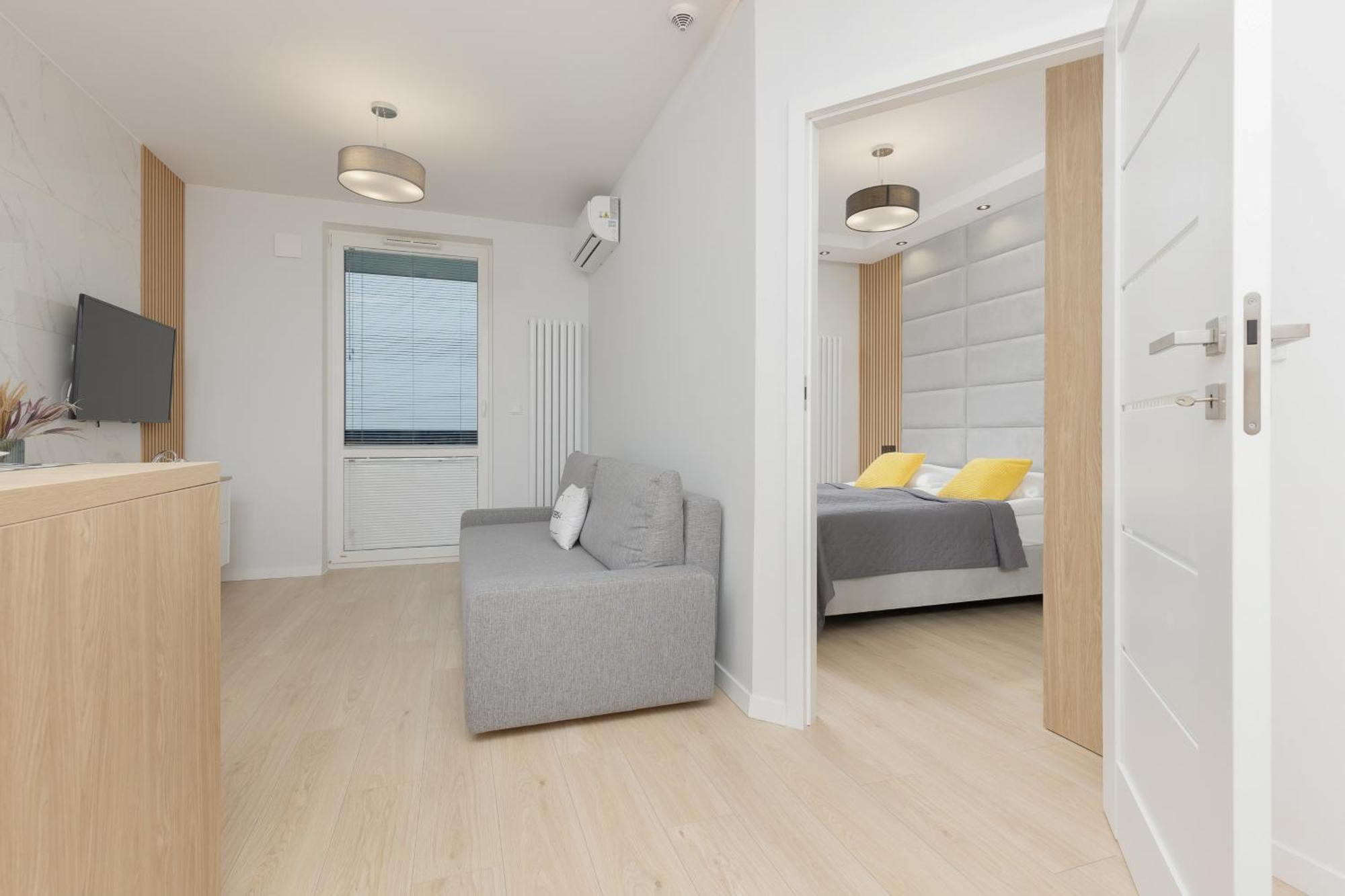Modern Apartment With Balcony Near Aleje Jerozolimskie By Noclegi Renters Varsó Kültér fotó