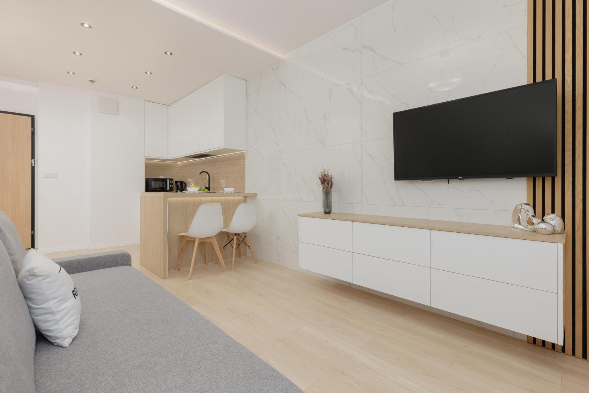 Modern Apartment With Balcony Near Aleje Jerozolimskie By Noclegi Renters Varsó Kültér fotó